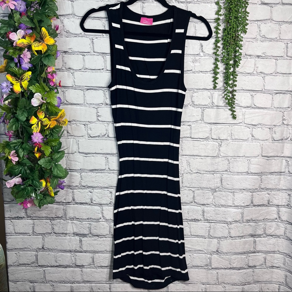 =🌼3/$30🌼Venice Beach Stripped Sleeveless Scoop Neck Cutout Dress Size M
